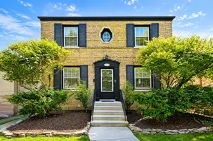 6133 N Karlov Ave, Chicago, IL 60646 - Photo 1