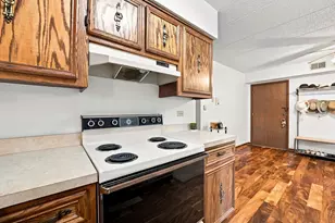 5746 106th St, Chicago Ridge, IL 60415 - Photo 12