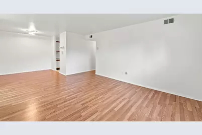 6109 Knoll Wood Road #102, Willowbrook, IL 60527 - Photo 8