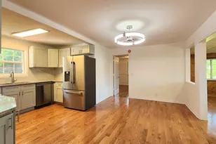 23217 W N Lakewood Ln, Lake Zurich, IL 60047 - Photo 10