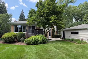 647 N Wilke Rd, Arlington Heights, IL 60005 - Photo 4