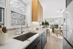 1242 W Winnemac Ave, Chicago, IL 60640 - Photo 12