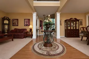 4 Snead Ct, Bolingbrook, IL 60490 - Photo 2