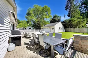 833 E Rockland Rd, Libertyville, IL 60048 - Photo 28