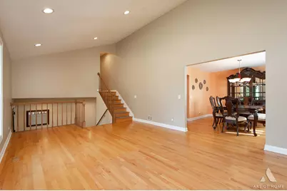 735 Yorkshire Lane, Des Plaines, IL 60016 - Photo 18