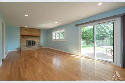 735 Yorkshire Lane, Des Plaines, IL 60016 - Photo 4