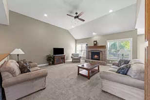 476 Bloomfield Cir W, Oswego, IL 60543 - Photo 4