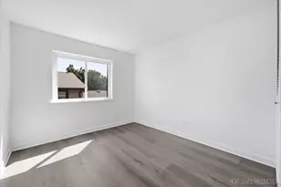8330 Portsmouth Dr, Darien, IL 60561 - Photo 16