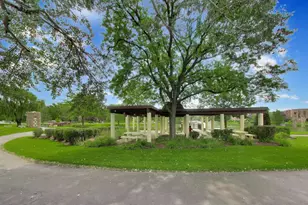 1101 S Hunt Club Dr, Mount Prospect, IL 60056 - Photo 38