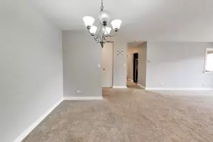 1101 S Hunt Club Dr, Mount Prospect, IL 60056 - Photo 16