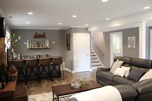 8425 W Castle Island Ave, Chicago, IL 60656 - Photo 4