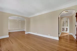 1225 W Granville Ave, Chicago, IL 60660 - Photo 8