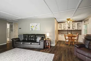 1905 S Walnut Rd, Freeport, IL 61032 - Photo 4