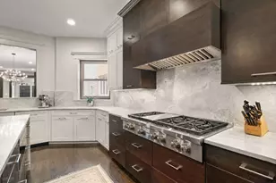 652 W Sheridan Rd, Chicago, IL 60613 - Photo 14