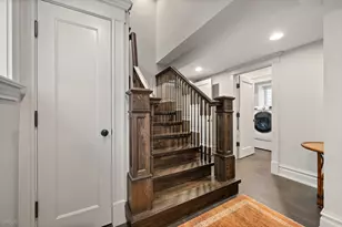 652 W Sheridan Rd, Chicago, IL 60613 - Photo 48