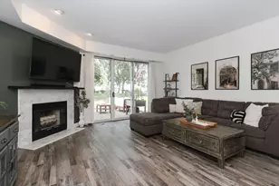 1335 Cranbrook Ct, Schaumburg, IL 60193 - Photo 6