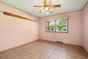 1715 Lily St, Aurora, IL 60505 - Photo 12