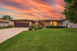 2122 Sherborn Ln, Schaumburg, IL 60193 - Photo 2