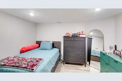 930 W 35th Street, Chicago, IL 60609 - Photo 4