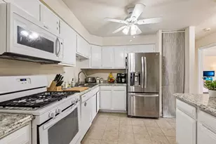 2100 Valencia Dr, Northbrook, IL 60062 - Photo 6