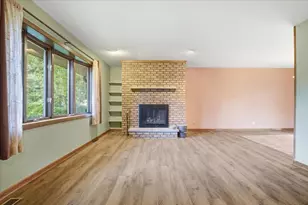 10405 W Ford Ave, Beach Park, IL 60099 - Photo 6