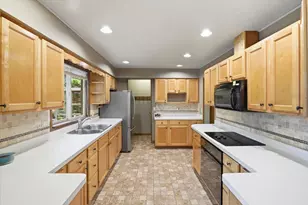 10405 W Ford Ave, Beach Park, IL 60099 - Photo 10