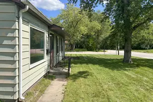 2675 E Melbrook Dr, Kankakee, IL 60901 - Photo 6