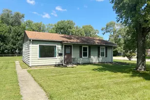 2675 E Melbrook Dr, Kankakee, IL 60901 - Photo 2