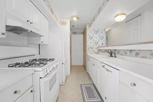 1539 Cornell Pl, Hoffman Estates, IL 60169 - Photo 6
