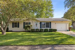 476 E 3rd St, Herscher, IL 60941 - Photo 1