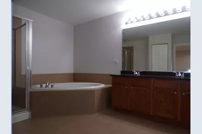 2096 Limestone Lane, Carpentersville, IL 60110 - Photo 24
