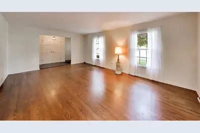 1535 N Haddow Avenue, Arlington Heights, IL 60004 - Photo 4