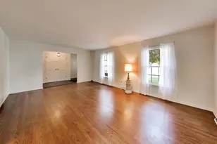 1535 N Haddow Ave, Arlington Heights, IL 60004 - Photo 4