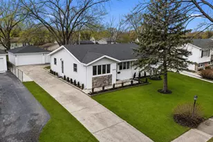 8766 S 83rd Ct Ave, Hickory Hills, IL 60457 - Photo 2
