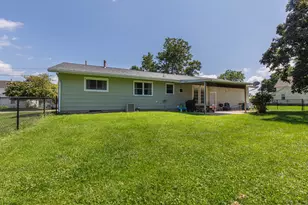 220 N Knox St, Princeton, IL 61356 - Photo 2