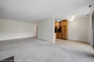 6000 Oakwood Dr, Lisle, IL 60532 - Photo 4