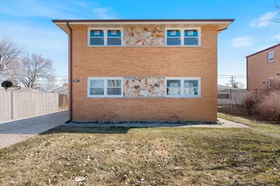 7653 S Roberts Road #2W, Bridgeview, IL 60455 - Photo 1