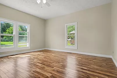409 W Carter Street, Stanford, IL 61774 - Photo 6