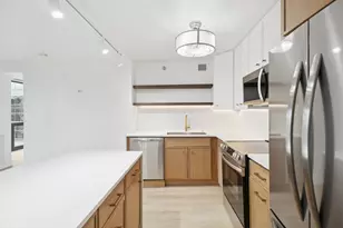 200 N Dearborn St, Chicago, IL 60601 - Photo 2