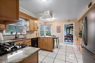 3805 W Jarlath St, Lincolnwood, IL 60712 - Photo 10