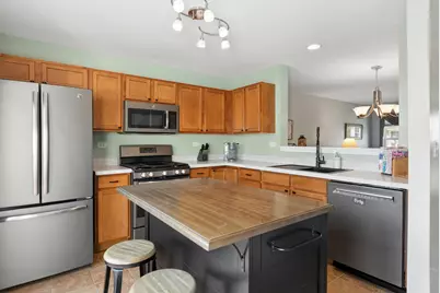 530 Lincoln Station Drive #530, Oswego, IL 60543 - Photo 8