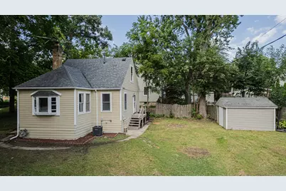 3916 Eastway Drive, Island Lake, IL 60042 - Photo 2