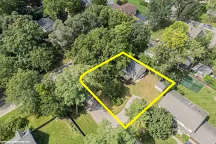 3916 Eastway Dr, Island Lake, IL 60042 - Photo 6