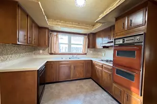 8913 Central Ave, Oak Lawn, IL 60453 - Photo 4