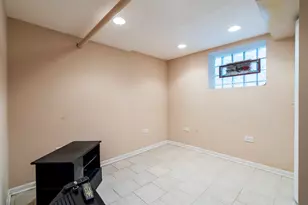 1317 W Elmdale Ave, Chicago, IL 60660 - Photo 22
