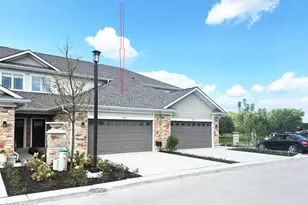110 Lily Ln, Wheeling, IL 60090 - Photo 2