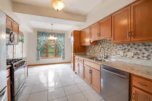 18650 Pine Lake Dr, Tinley Park, IL 60477 - Photo 8