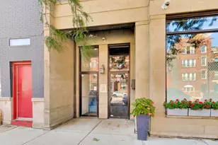 1353 W Grand Ave, Chicago, IL 60642 - Photo 32