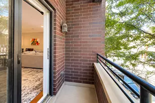 1353 W Grand Ave, Chicago, IL 60642 - Photo 12