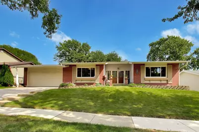 6001 Ross Drive, Woodridge, IL 60517 - Photo 1